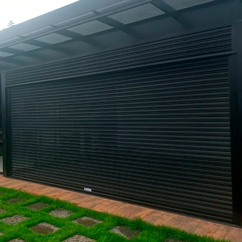 portas automáticas de enrolar em ambientes residenciais