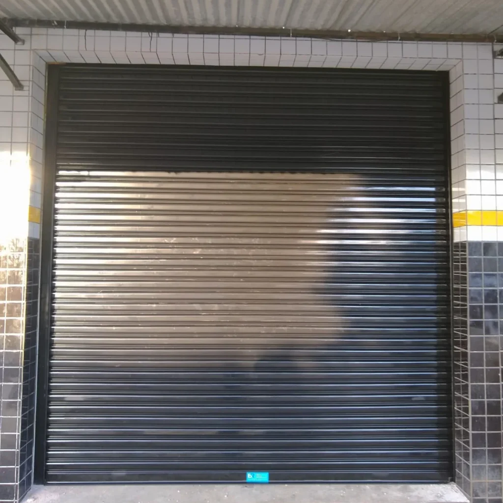 modelos de porta de enrolar comercial